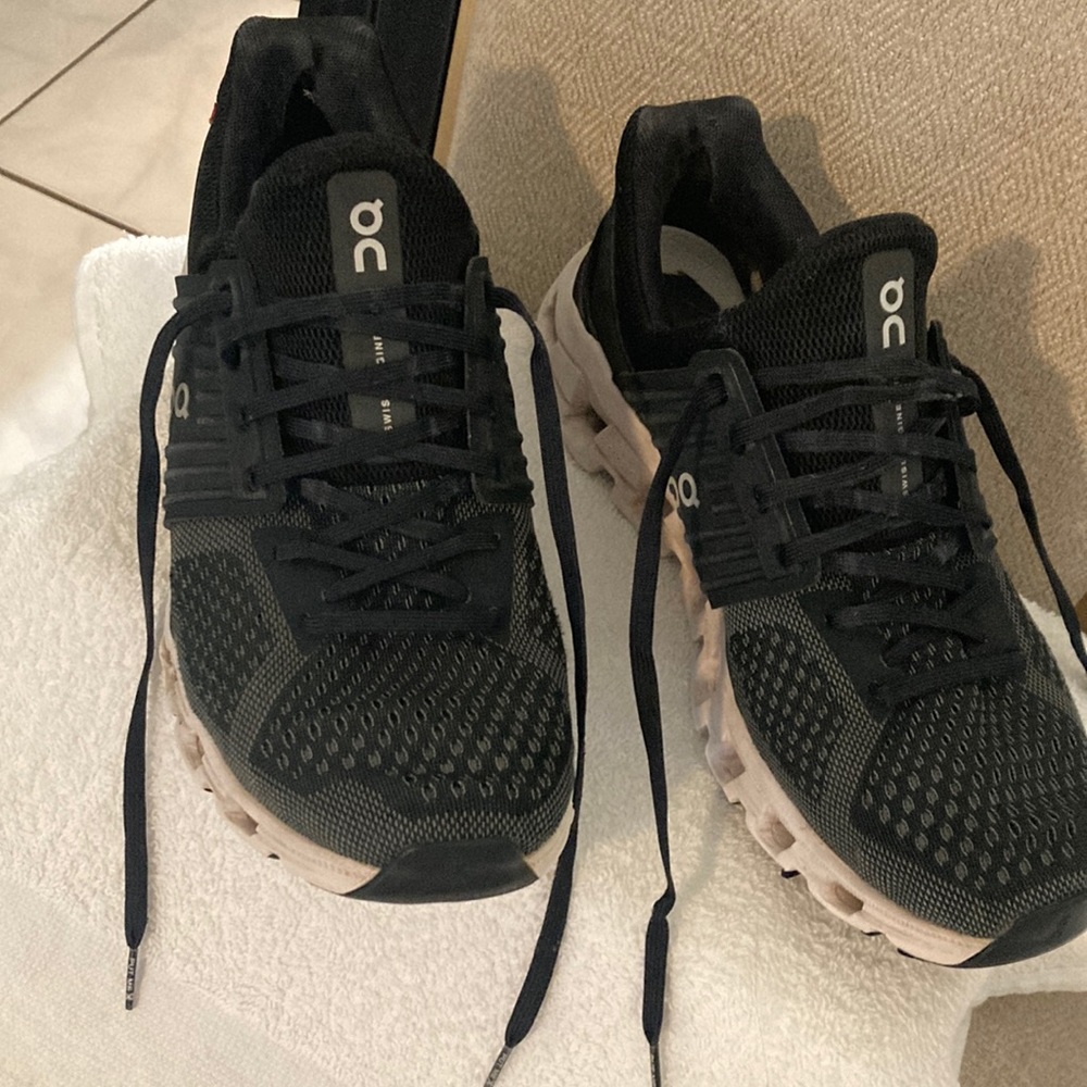 Oncloud ladies sneakers